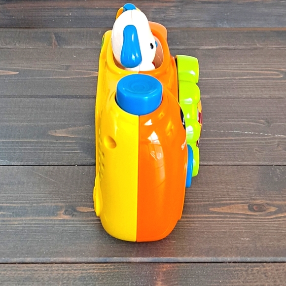 V-tech Snap & Surprise Singing, Talking, Flashing Lights Camera - Picture 5 of 6